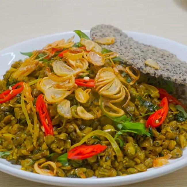 Hến Xúc Bánh Đa 